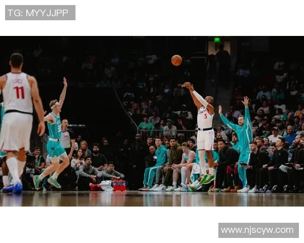 季前赛精彩对决快船与湖人展开激烈角逐期待新赛季的精彩表现 季前赛精彩对决快船与湖人展开激烈角逐期待新赛季的精彩表现