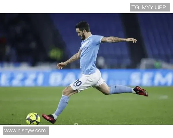 莫里森与本特的激烈对决揭示了足球战术的深层次博弈与球员的个人魅力 莫里森与本特的激烈对决揭示了足球战术的深层次博弈与球员的个人魅力