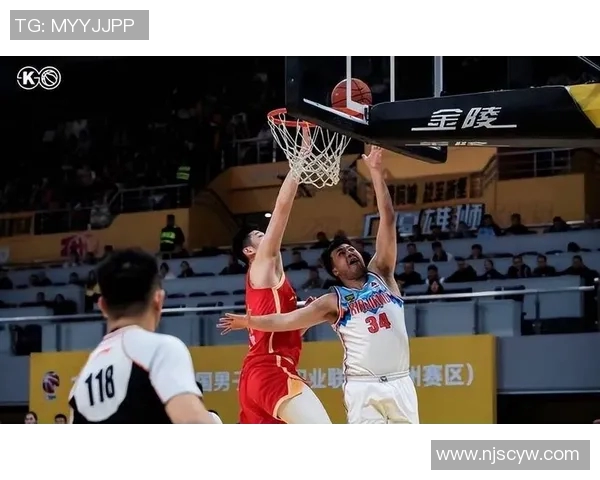 CBA精彩对决广厦迎战广东腾讯争夺季后赛席位的关键战役