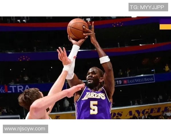 广东体育直播湖人对阵爵士精彩赛事回顾与分析