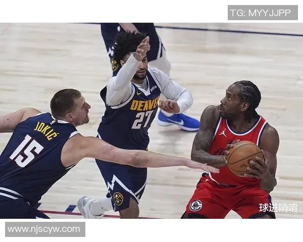 快船与火箭季后赛第二场激战回顾球星对决引发的精彩瞬间