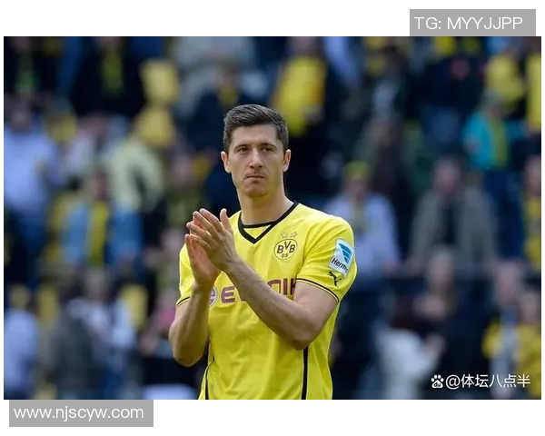 莱万:从足坛巨星到传奇前锋的成长之路与辉煌成就解析 莱万:从足坛巨星到传奇前锋的成长之路与辉煌成就解析