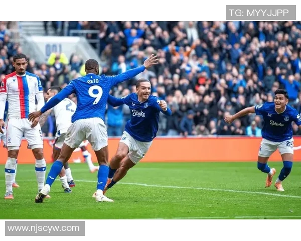 埃弗顿与曼城比赛因天气原因推迟球迷期待新赛程安排